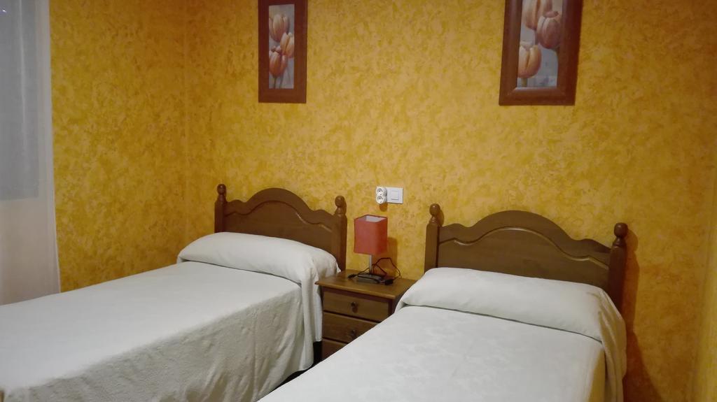 Hostal La Aldaba Hotel Montearagon Ngoại thất bức ảnh