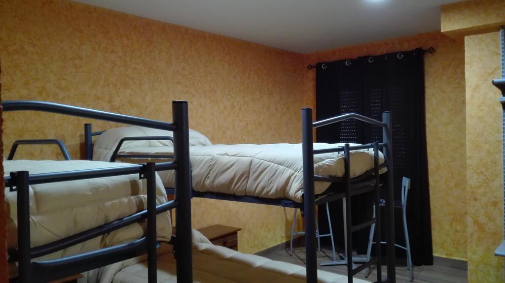 Hostal La Aldaba Hotel Montearagon Ngoại thất bức ảnh