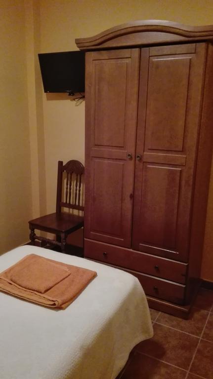 Hostal La Aldaba Hotel Montearagon Ngoại thất bức ảnh