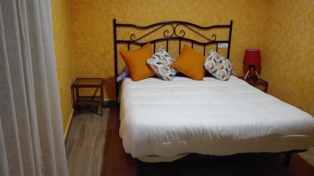 Hostal La Aldaba Hotel Montearagon Ngoại thất bức ảnh
