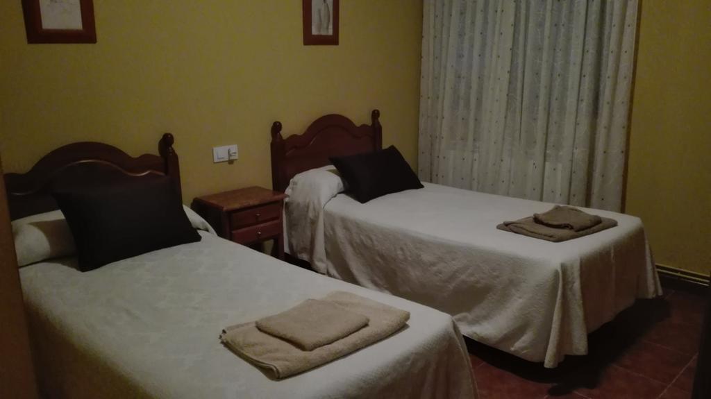 Hostal La Aldaba Hotel Montearagon Ngoại thất bức ảnh