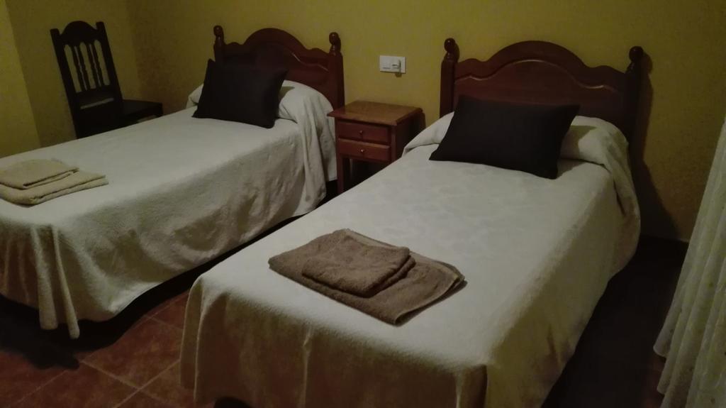 Hostal La Aldaba Hotel Montearagon Ngoại thất bức ảnh