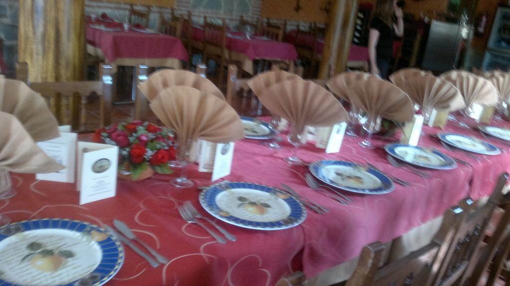 Hostal La Aldaba Hotel Montearagon Ngoại thất bức ảnh